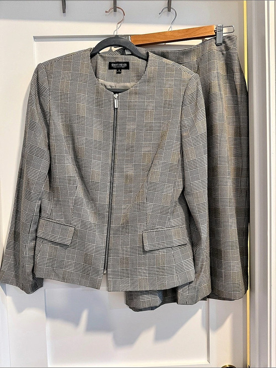 John Meyer of Norwich Dresses & Skirts - John Meyer Collection Houndstooth Suit Set in Gray & White Size 10